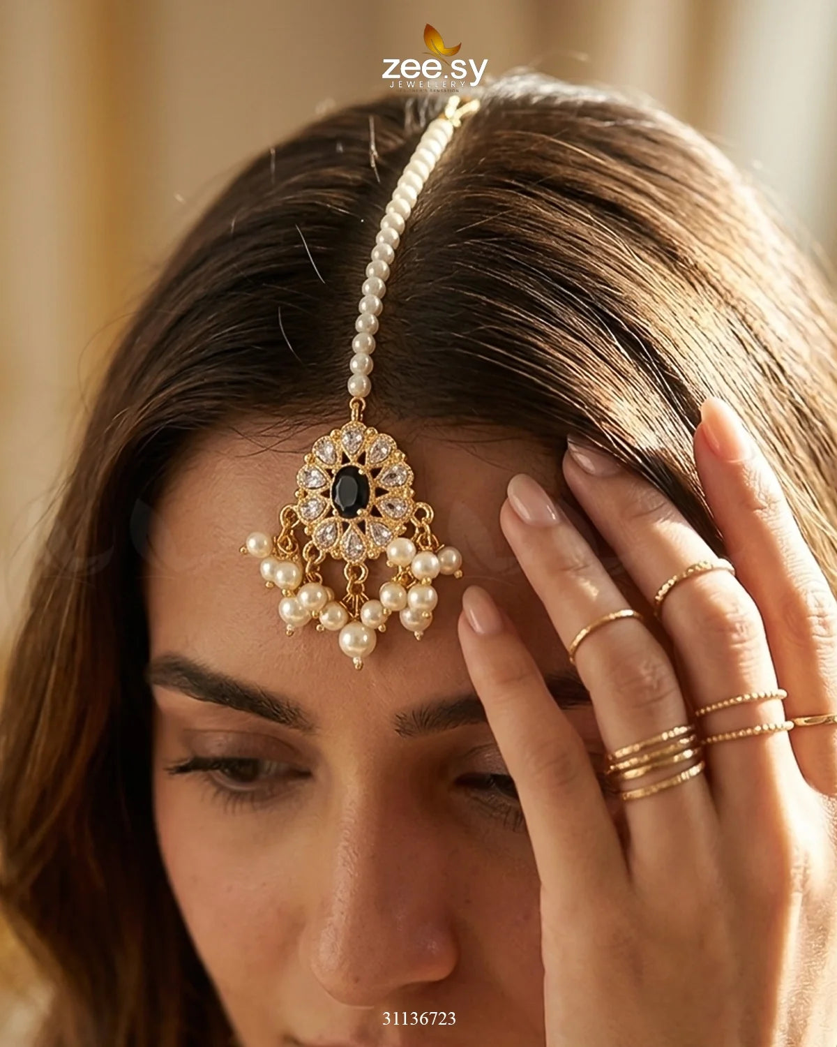 Bella Glow Faux Pearl Bindiya