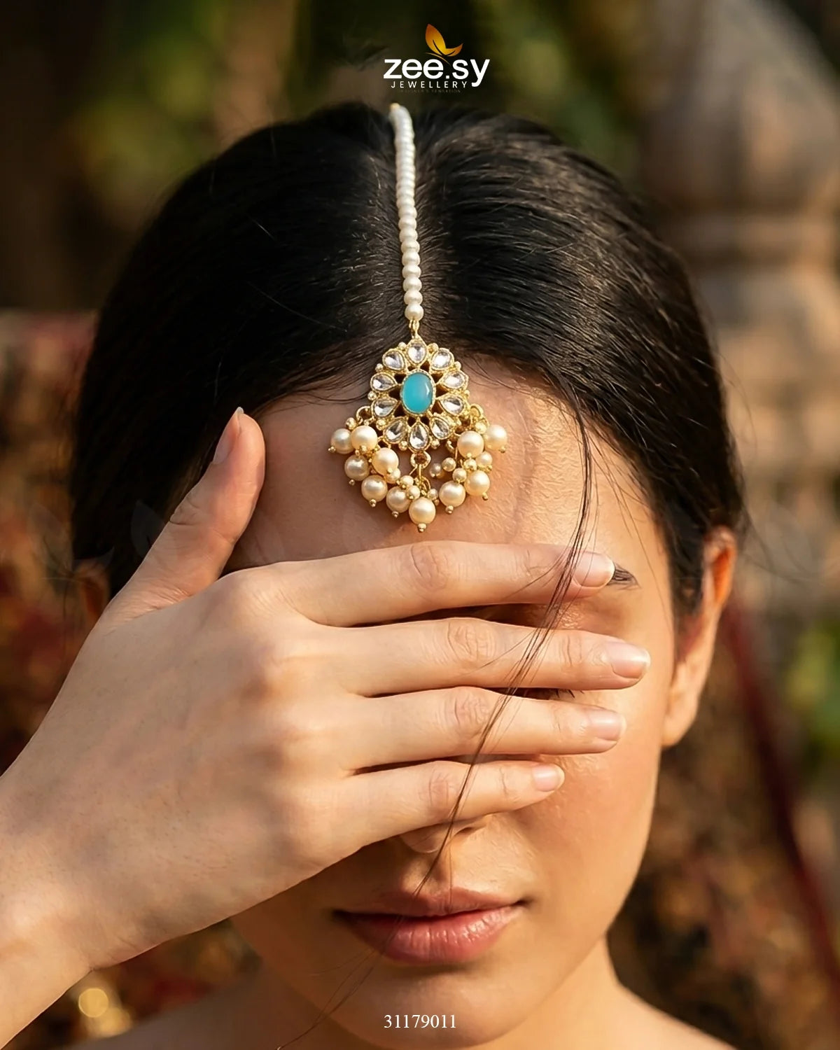 Bella Glow Faux Pearl Bindiya