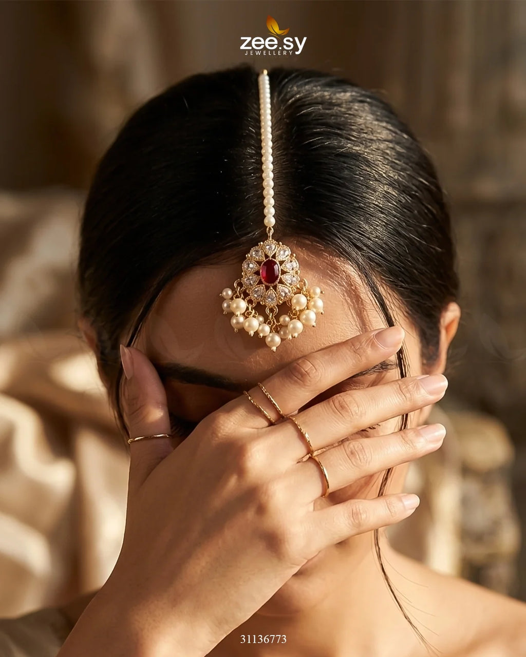 Bella Glow Faux Pearl Bindiya