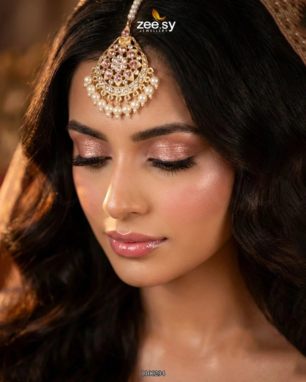 Shaahi Gulnaar Pearl drop Bindiya
