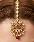 Chic Kundan Medallion Necklace Set