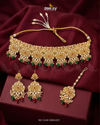 Chic Kundan Medallion Necklace Set
