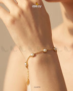 Daisy Minimalist Pearl Bracelet