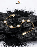 Daisy Minimalist Pearl Bracelet