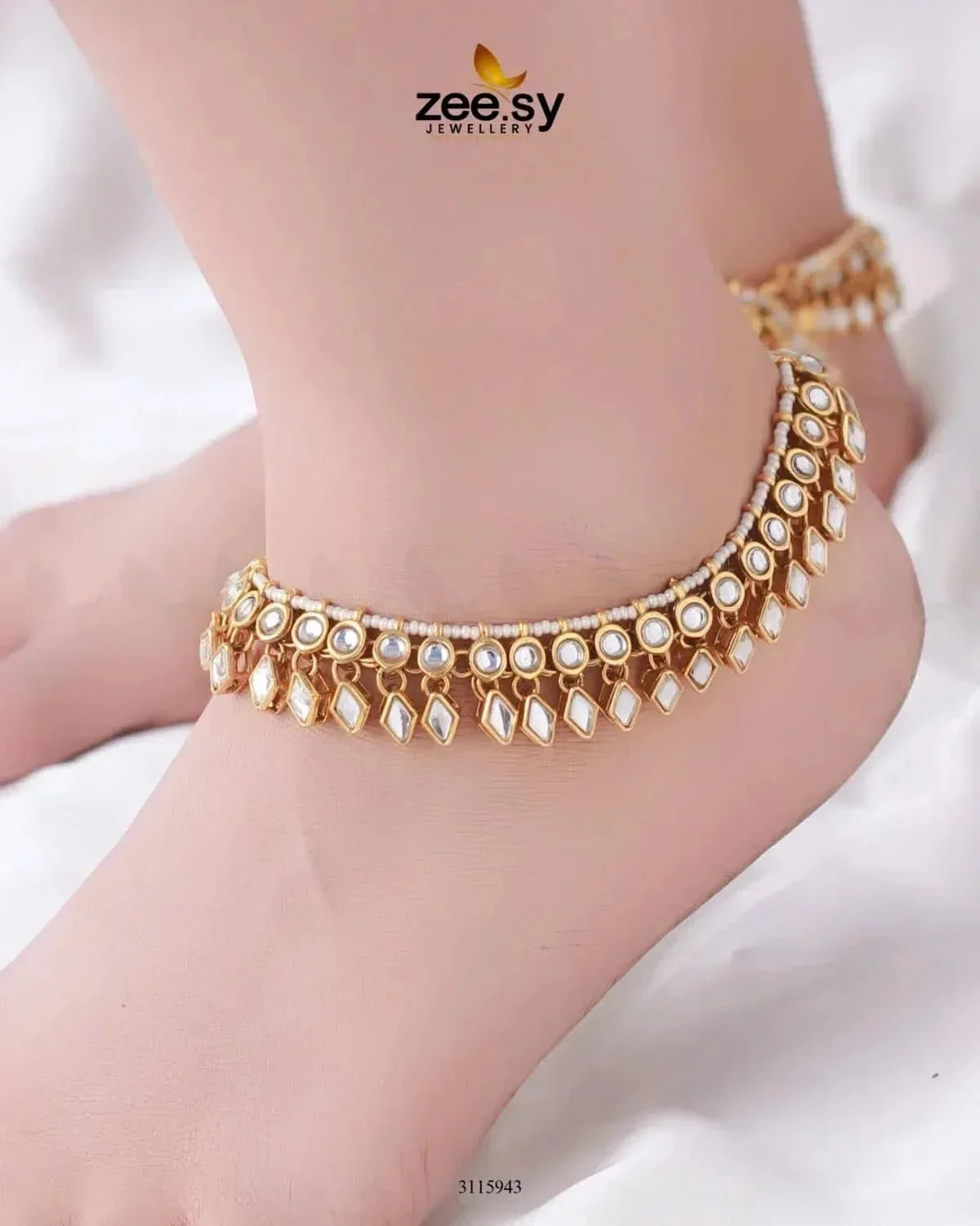 Tsavorite Beads Kundan Anklet