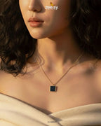 Sleek Square Solitaire Chain
