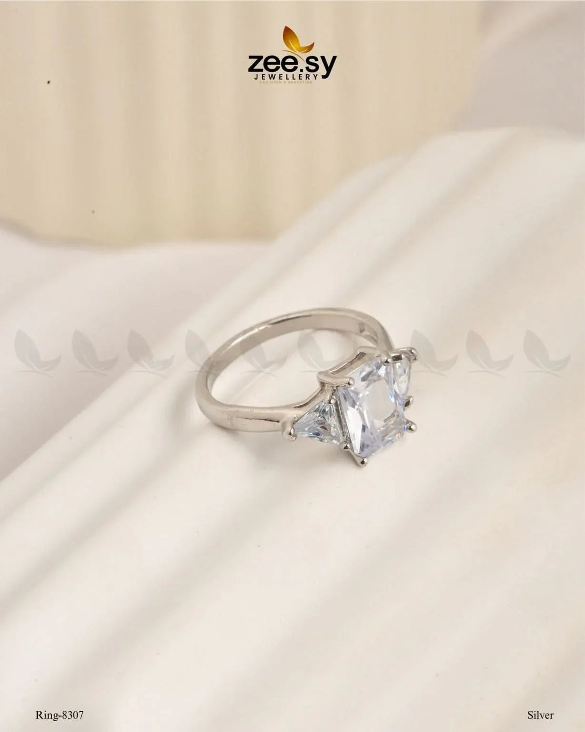 Chic Three Stone Solitaire Ring