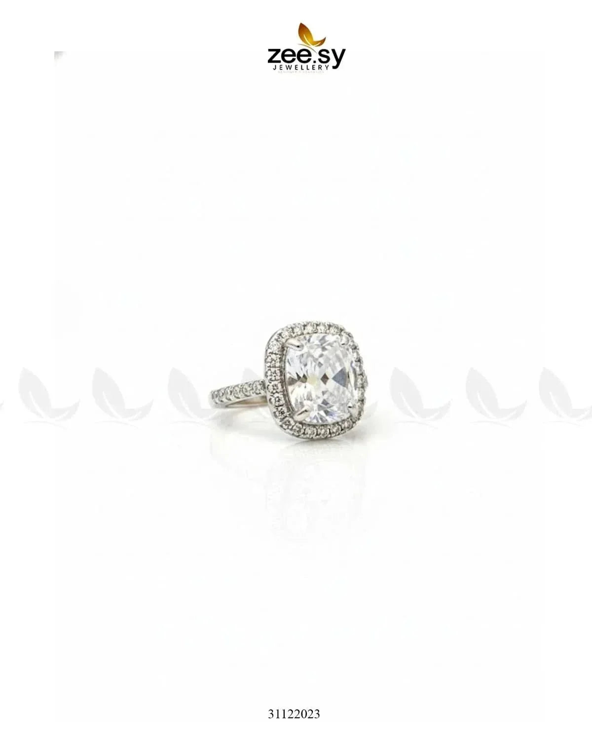 Opulent Faceted Cubic Cluster Ring