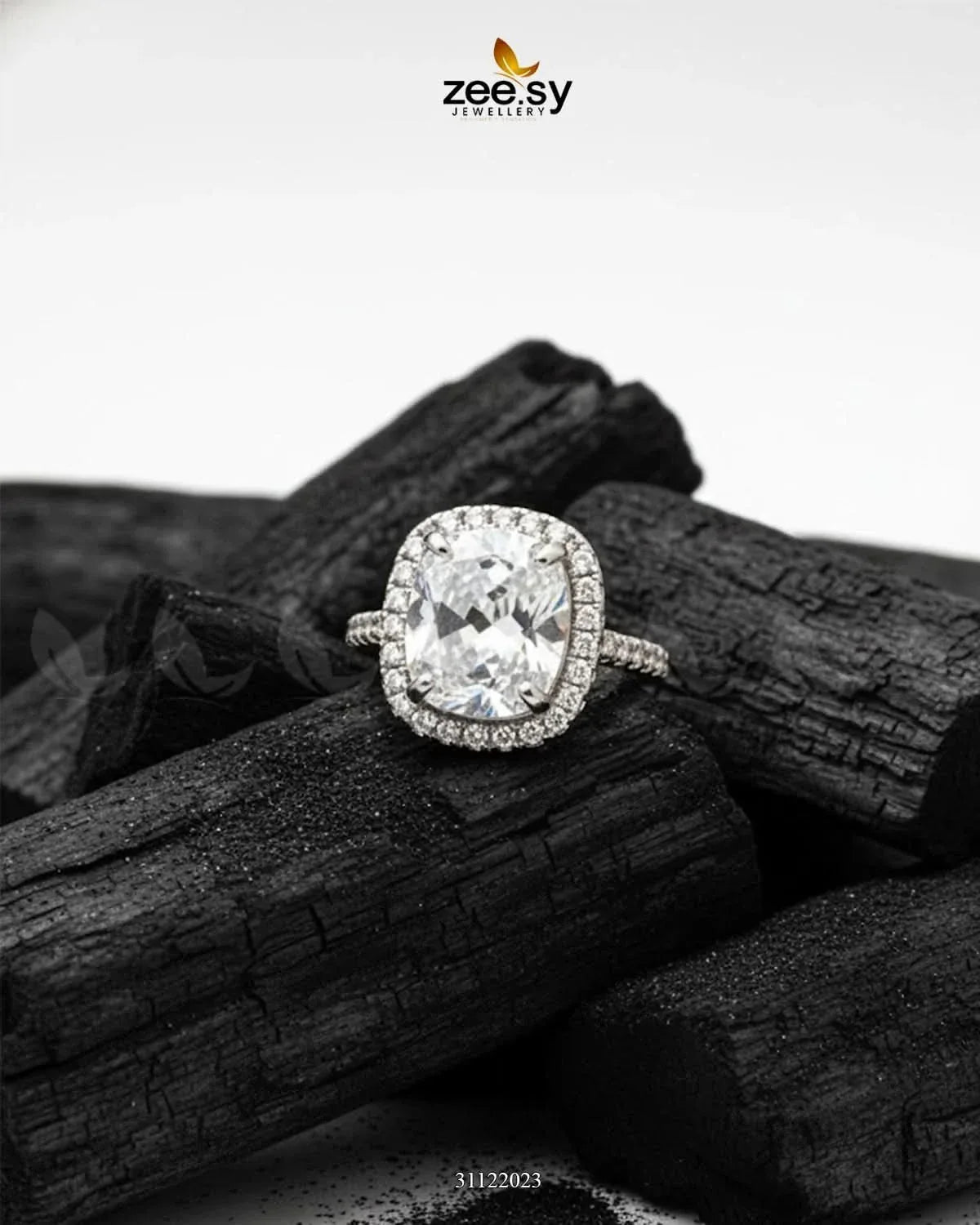 Opulent Faceted Cubic Cluster Ring