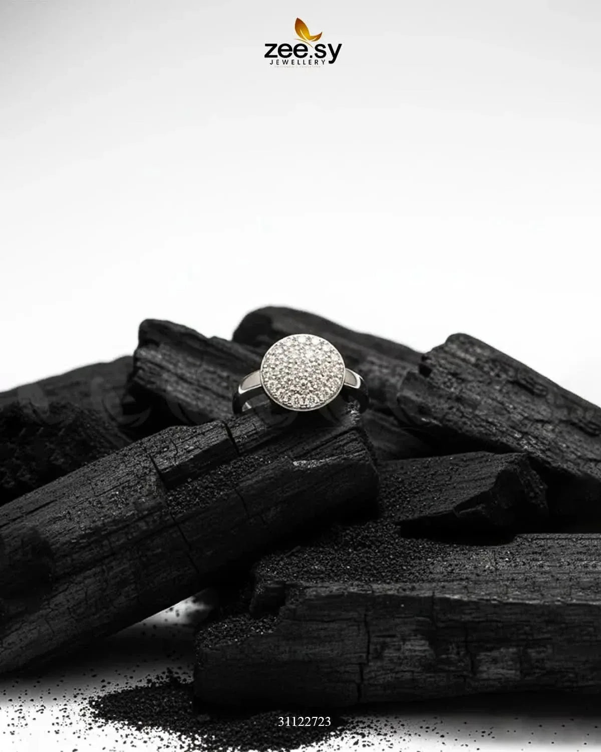 Chic Everyday Sparkle Band Ring