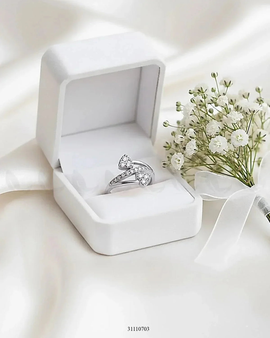 Amora Heart Ceystal Ring