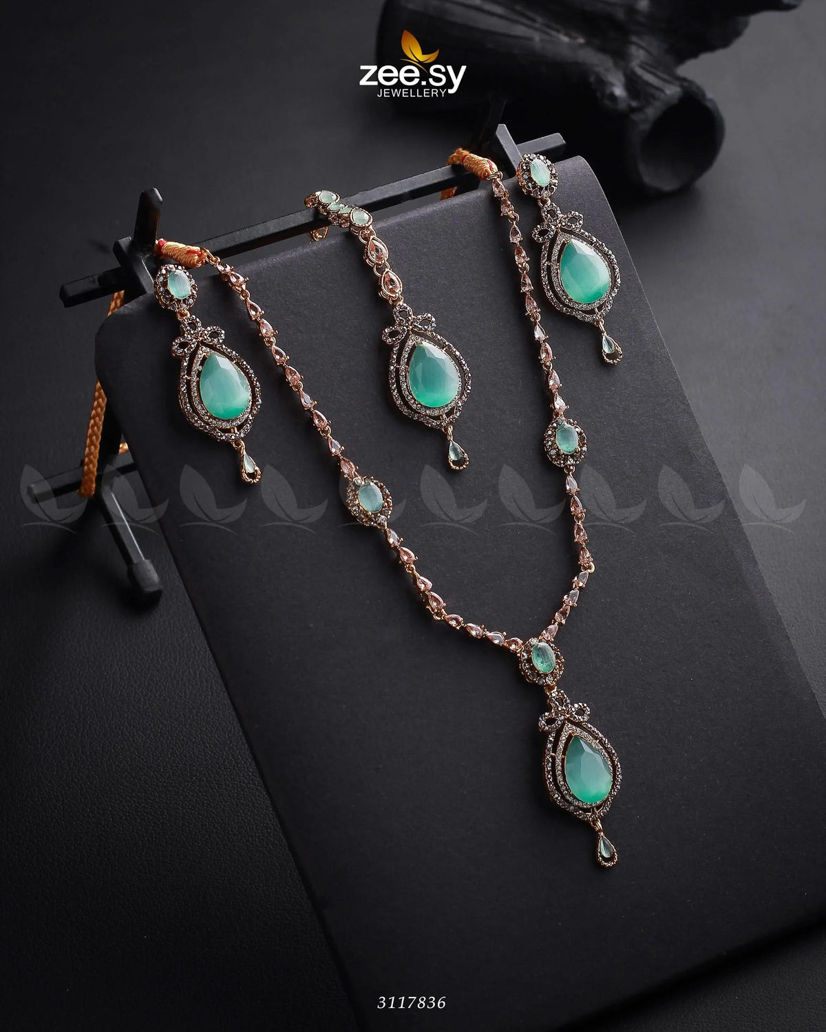 Syra Yousuf Necklace Set
