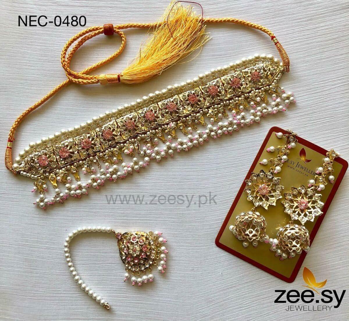Dahlia Pearl Traditional Choker Set