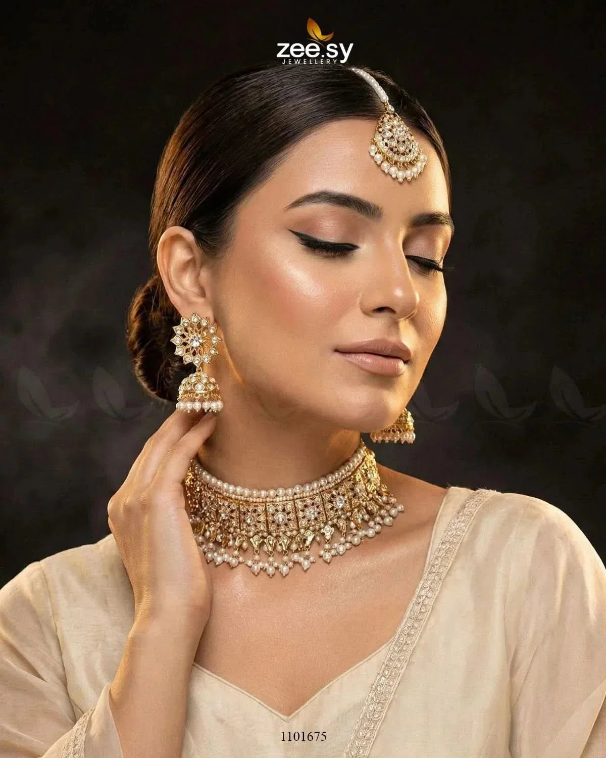 Dahlia Pearl Traditional Choker Set
