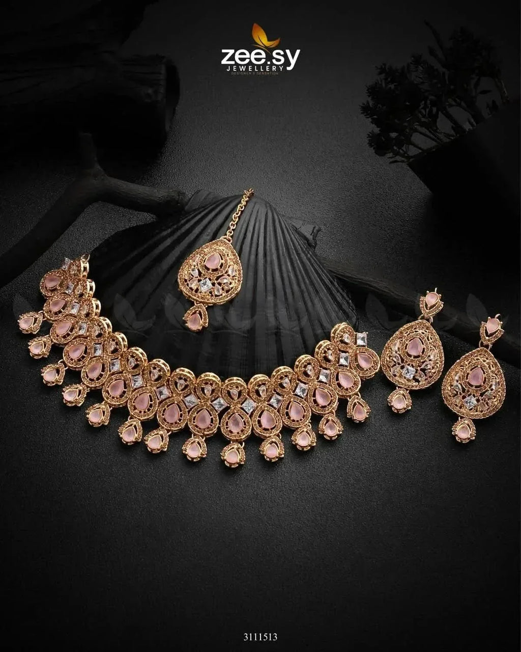 Aisle Necklace Set