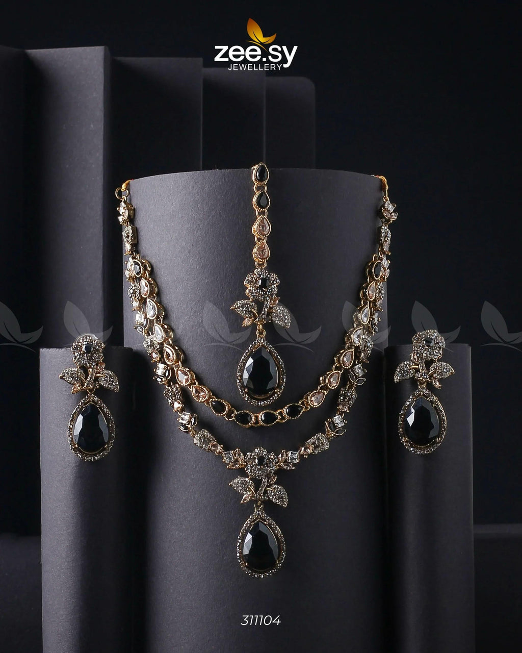 Eldria Cut Stone Necklace Set