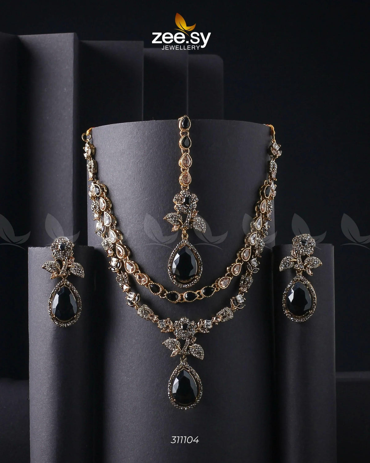 Eldria Cut Stone Necklace Set