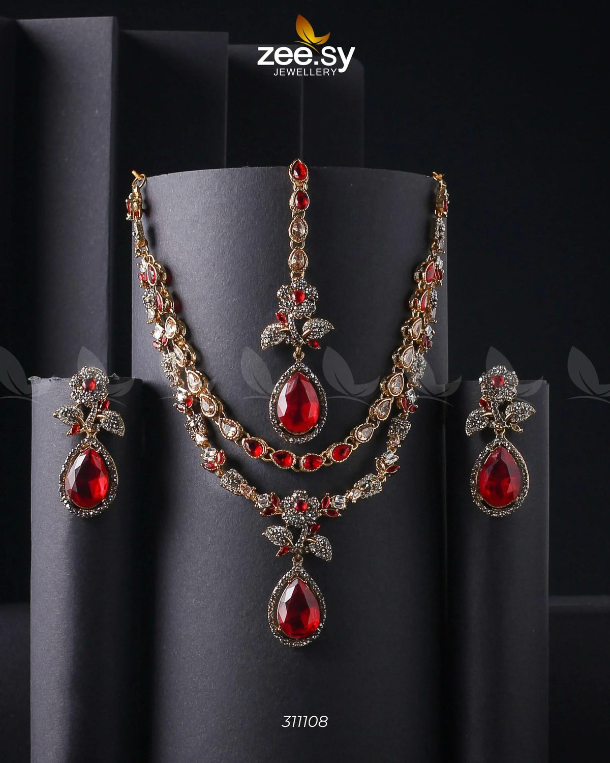 Eldria Cut Stone Necklace Set