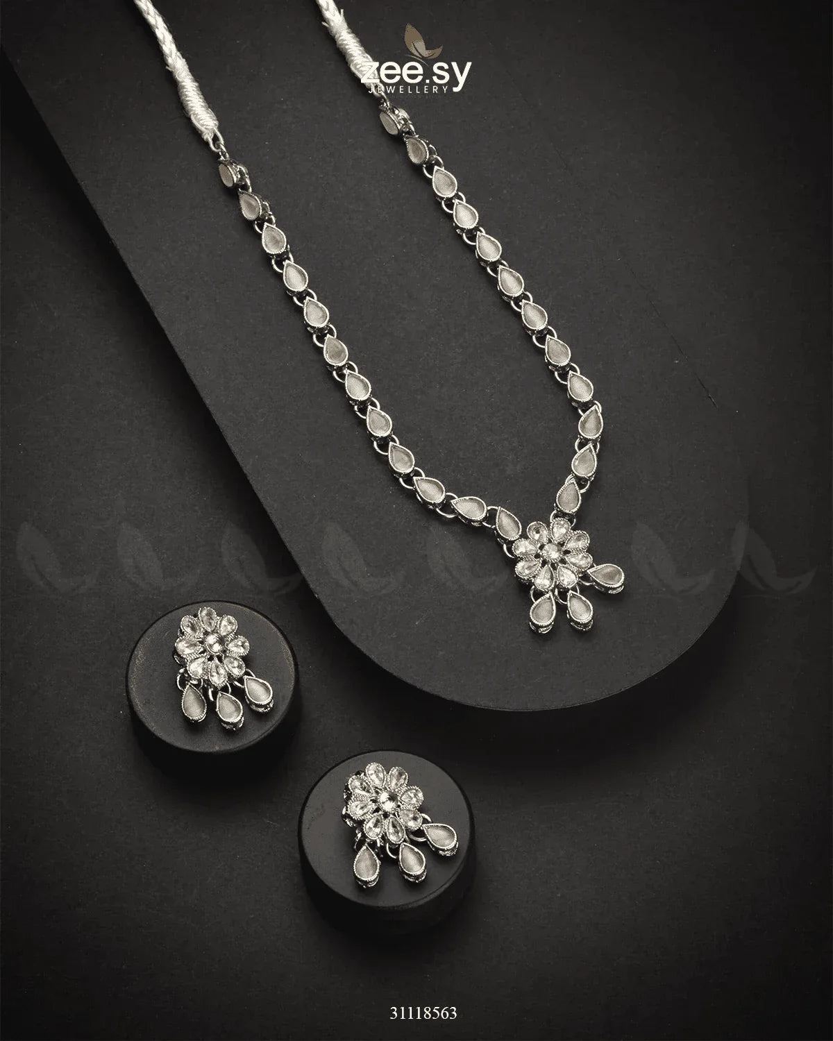 Meridian Necklace Set