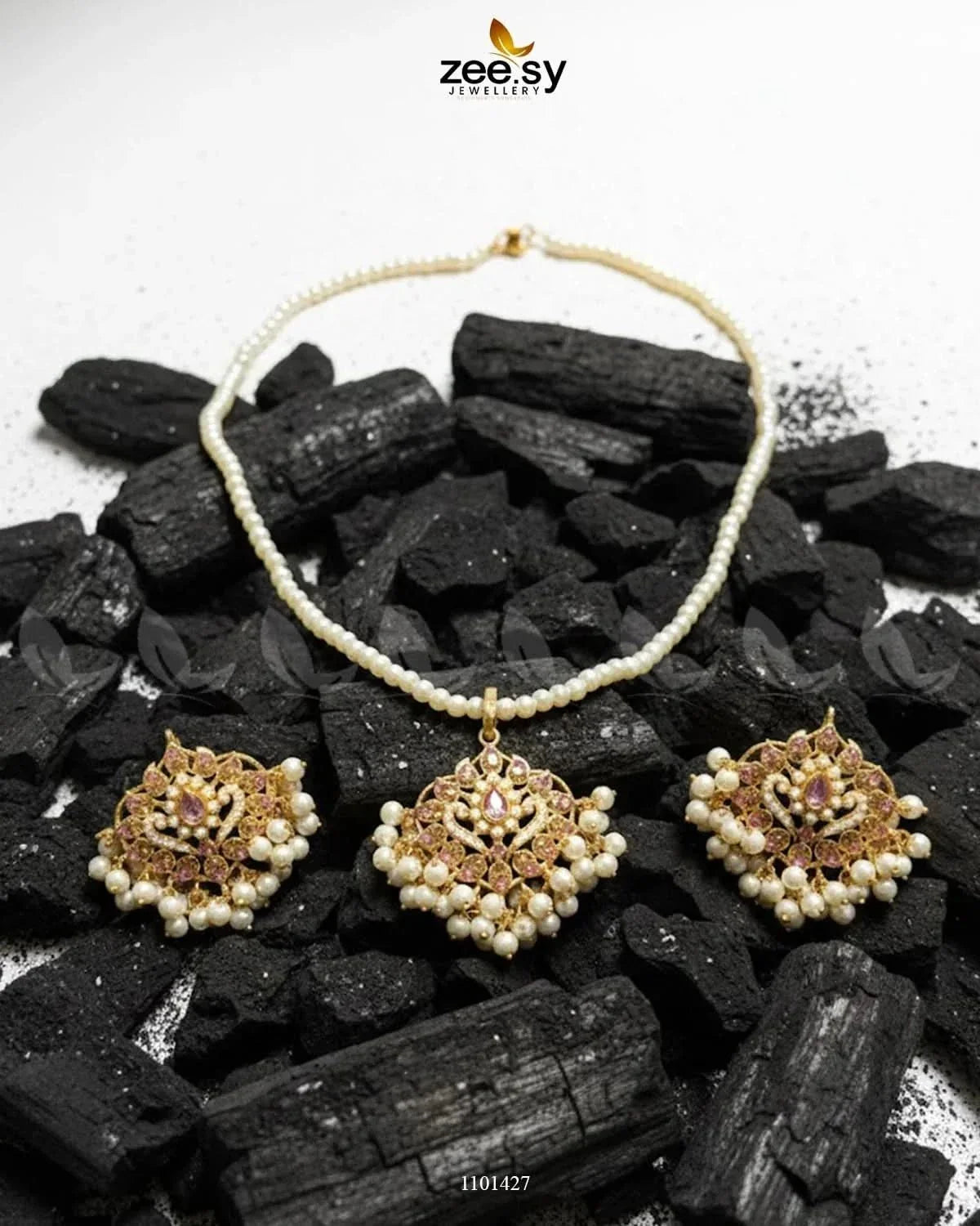 Majesty Pearlcrest Necklace Set