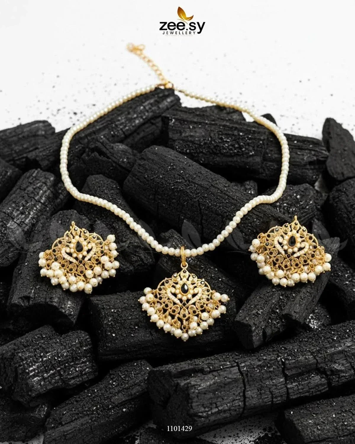 Majesty Pearlcrest Necklace Set
