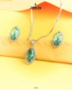 Verdant leafy Pendant Set