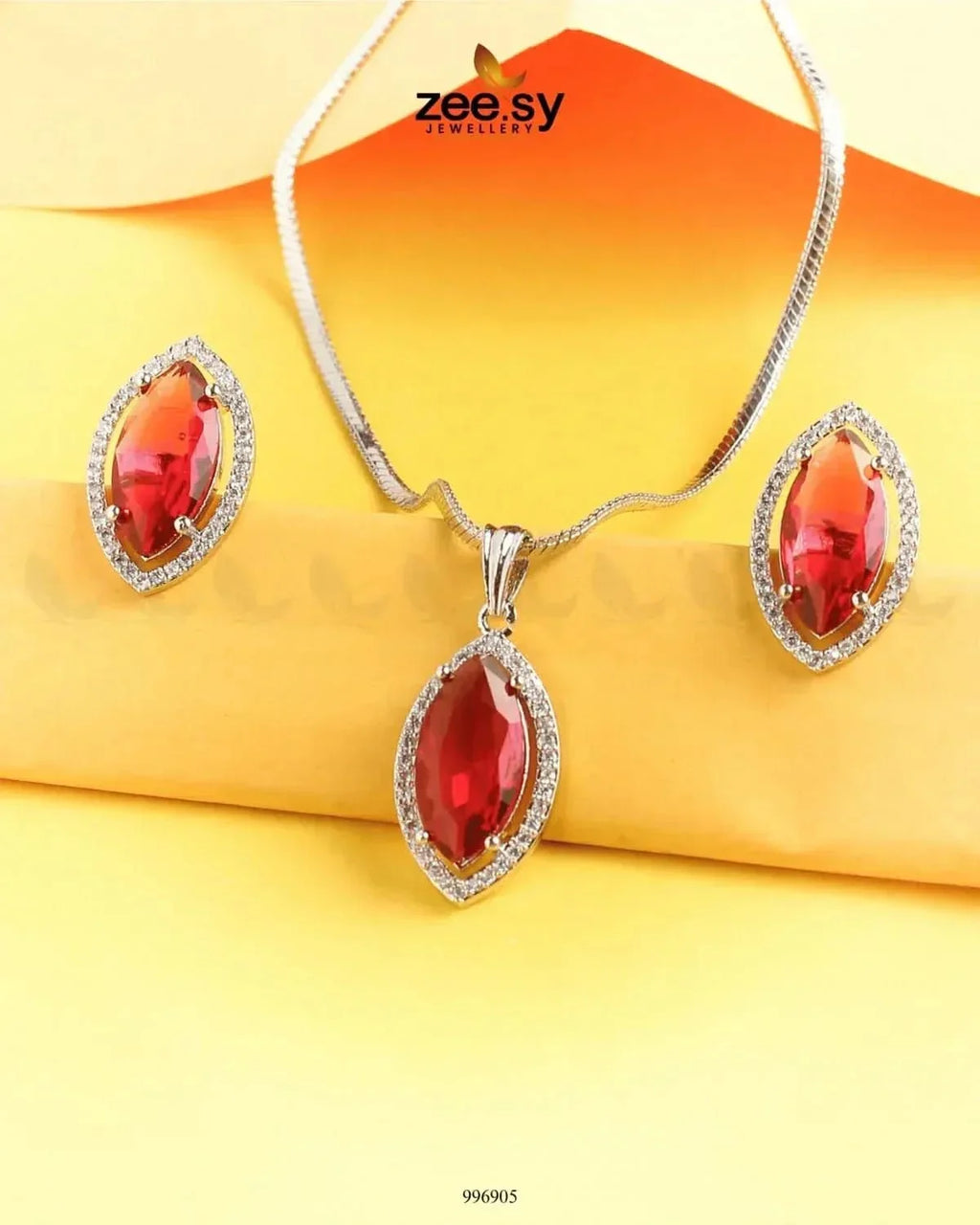 Verdant leafy Pendant Set