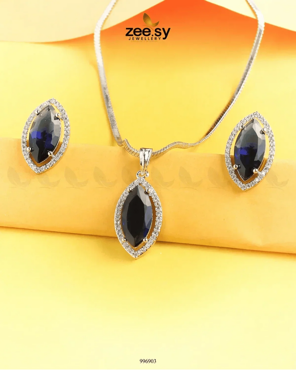 Verdant leafy Pendant Set