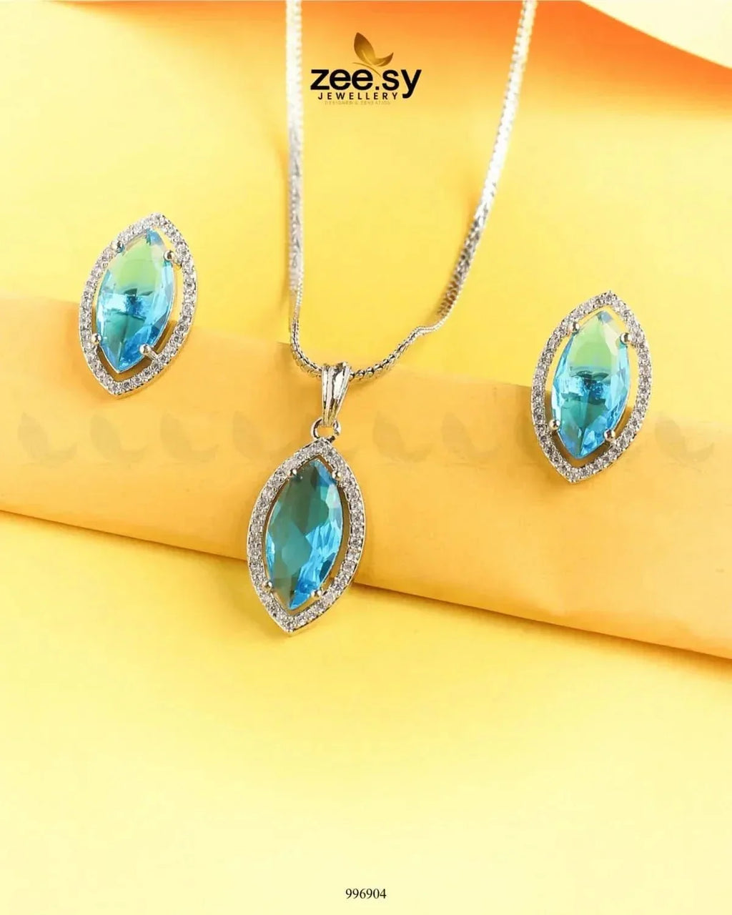 Verdant leafy Pendant Set