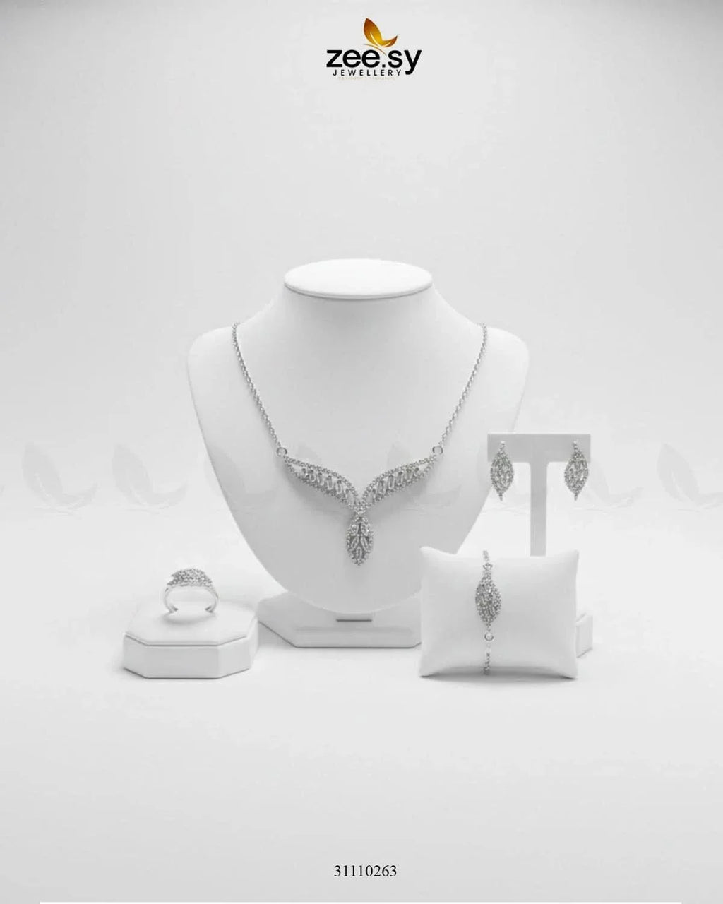 Finchia Disc Pave Pendant Set