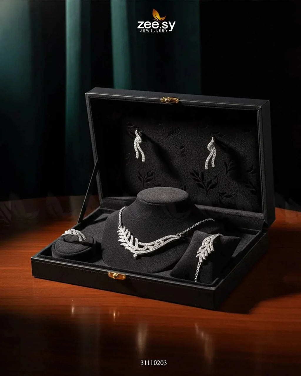 Linnet Feather Leaf Pendant Set