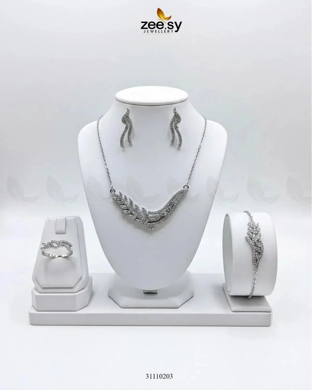Linnet Feather Leaf Pendant Set