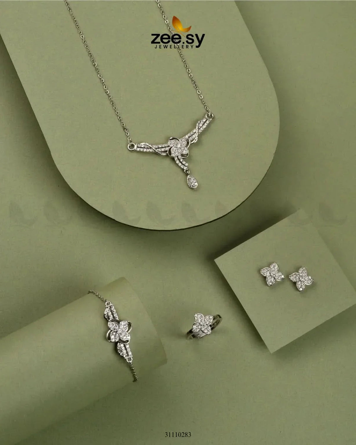 Nivia Crystal Blossom Pendant Set