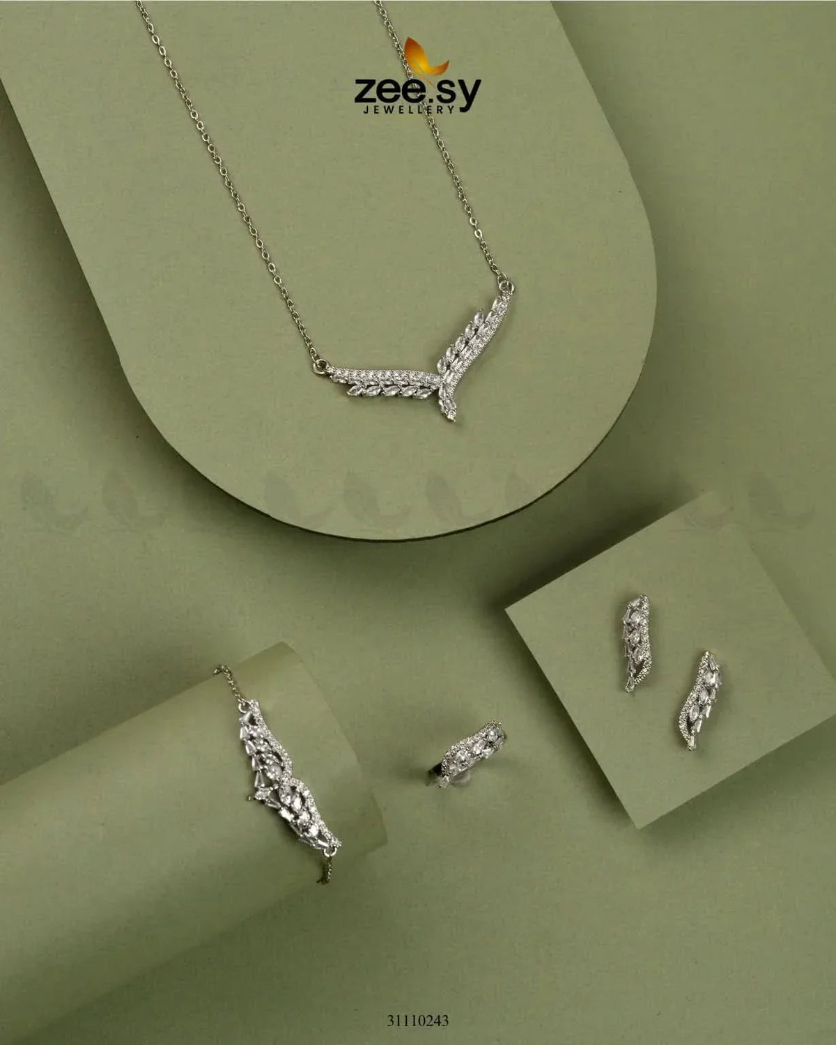 Orlaith Flat Edge Pendant Set