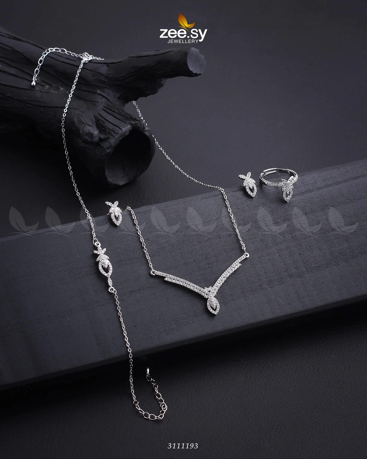 Siskin Charm Pendant Set
