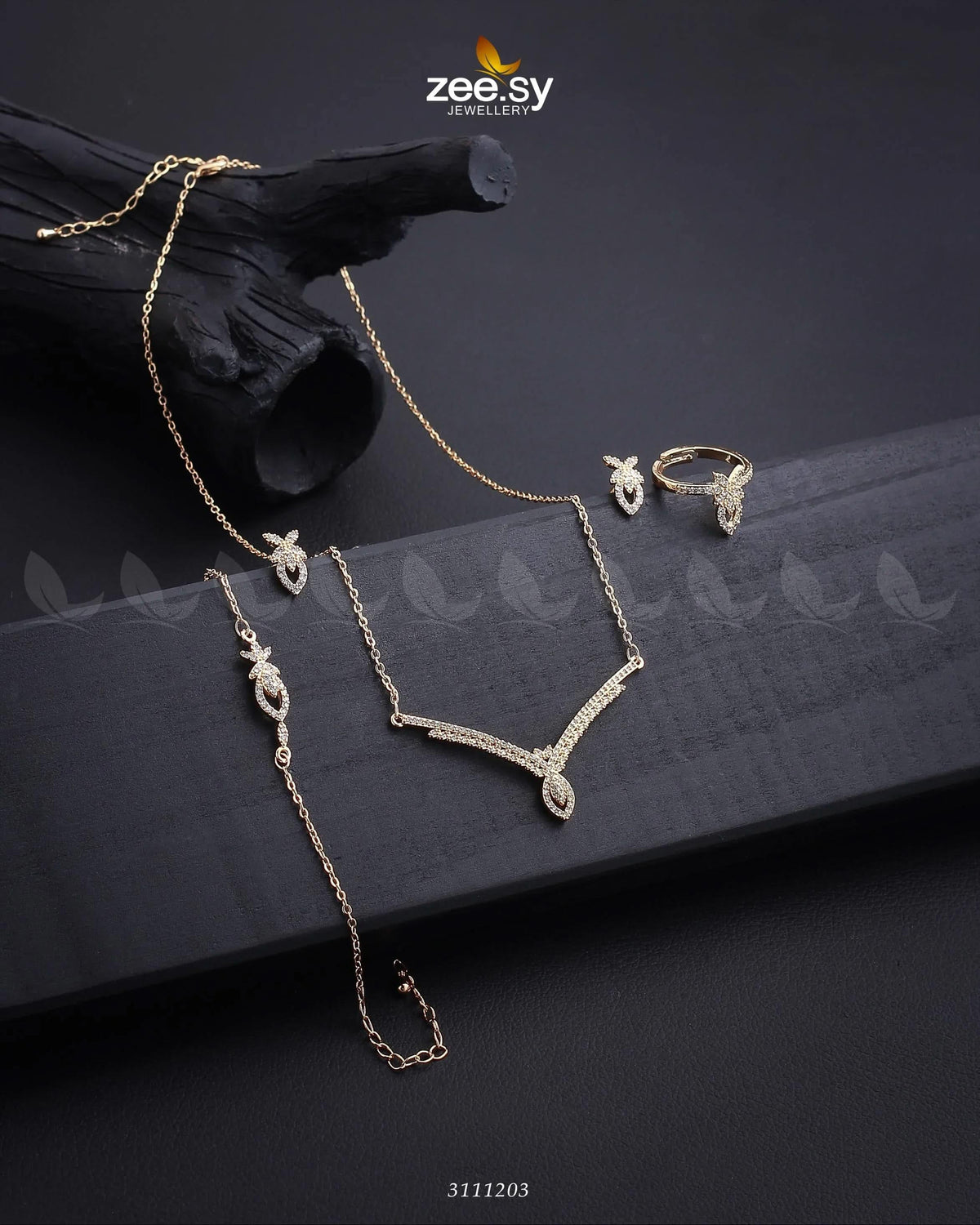 Siskin Charm Pendant Set