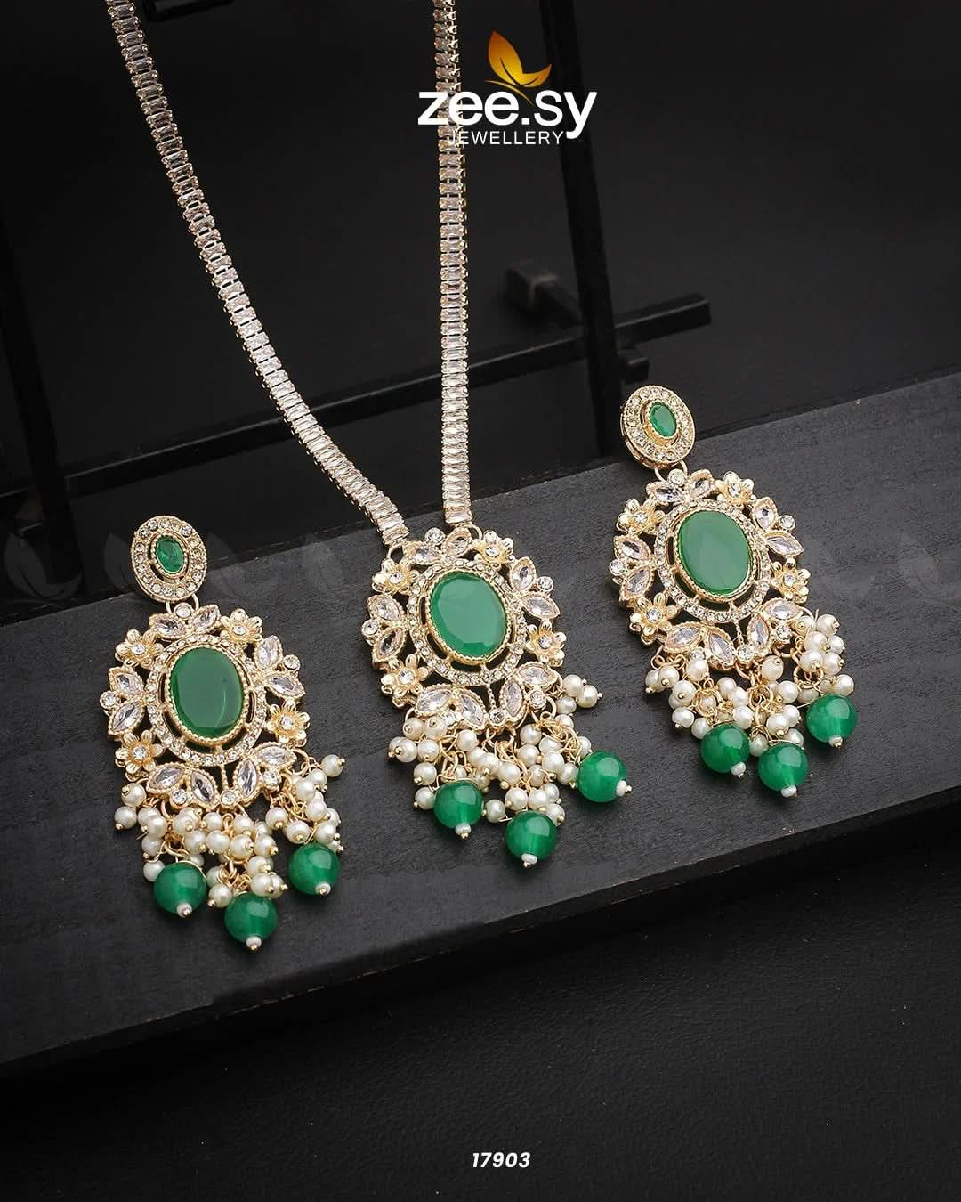 Basil Shield Vintage Necklace Set